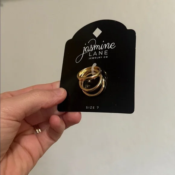 Jasmine Lane Jewelry Co Gold Set of 3 Stackable Rings Size 7 - Picture 2 of 3